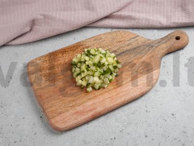 Karališkas salotas su šviežiu agurku tartaletėje Žingsnis 2