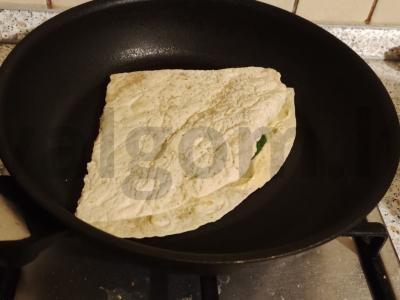 Skani tortilija su humusu Žingsnis 5