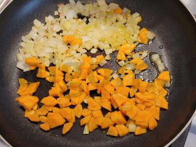 Daržovių sriuba su kalakutienos kukuliais Žingsnis 1