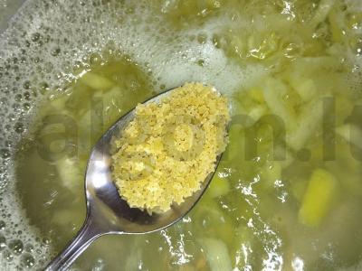 Lengvas daržovių sriuba su vermišeliais ir alyvuogių aliejumi Žingsnis 2