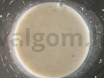 Uogų smoothie su medumi avižų piene Žingsnis 2