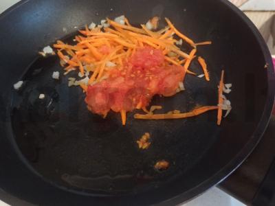 Kvapnus sriuba su meatballs Žingsnis 2