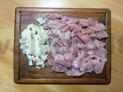 Farfalle su vištiena grietinėje Žingsnis 1