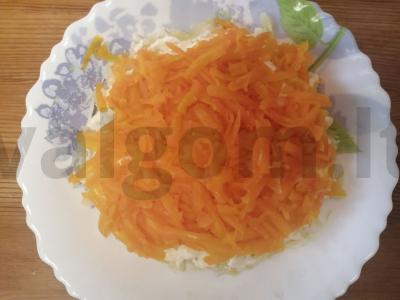 Salotas „Švelnumas“ su marinuotais grybais Žingsnis 7