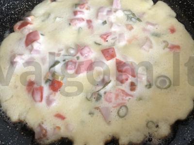 Vaivorykštinis omletas Žingsnis 1