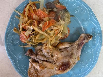 Daržovių troškinys su vištiena pagrindine nuotrauka