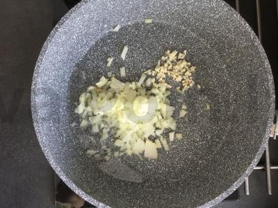 Makaronai su midijomis Žingsnis 3