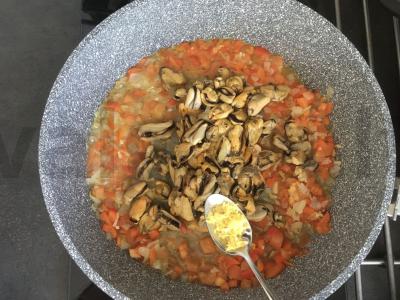 Makaronai su midijomis Žingsnis 7