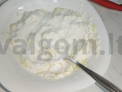 Švelnūs varškėčiai su ryžių miltais Žingsnis 2