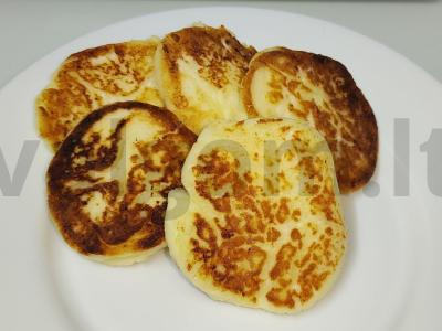 Švelnūs varškėčiai su ryžių miltais pagrindine nuotrauka