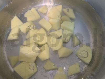 Vermicelli sriuba su dešrelėmis Žingsnis 2