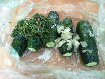 Sūdyti agurkai prie bet kurio patiekalo Žingsnis 2