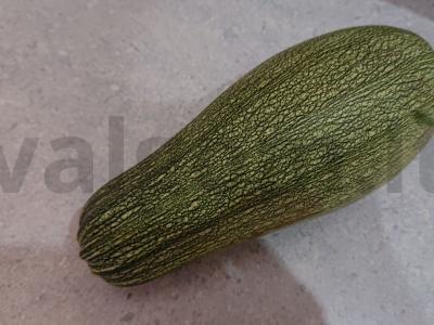 Cukinijos, troškintos su daržovėmis ir dešrelėmis Žingsnis 1