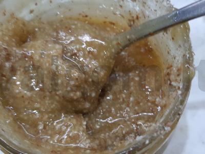 Abrikosų riešutai su medumi pagrindine nuotrauka