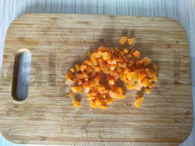 Olivje salotas su virta jautiena ir marinuotais agurkais Žingsnis 3