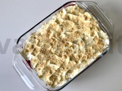 Desertas su braškėmis pagrindine nuotrauka