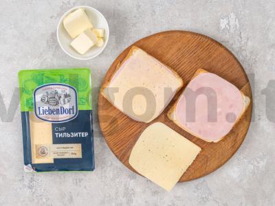 Sūrio ir kumpio tostai Žingsnis 1