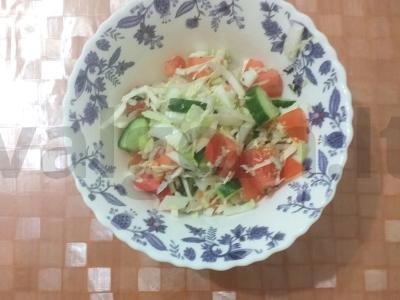 Pekino kopūstų salotas „Kaleidoskopas“ pagrindine nuotrauka