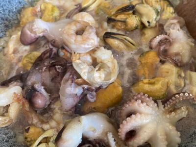 Risotto su jūros gėrybėmis pomidorų padaže Žingsnis 3