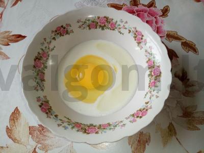 Lengvai paruošiamas avižų blynas su kefyru Žingsnis 1