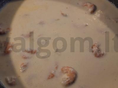 Pasta su krevetėmis sūrio-grietinėlės padaže Žingsnis 7