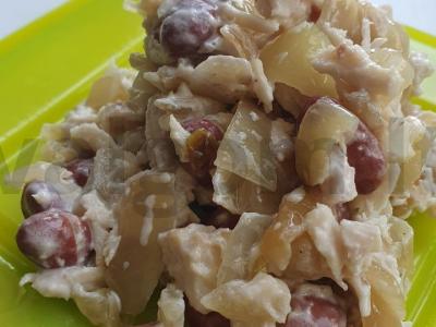 Salotas „Senoji tvirtovė“ su vištienos filė ir pupelėmis pagrindine nuotrauka