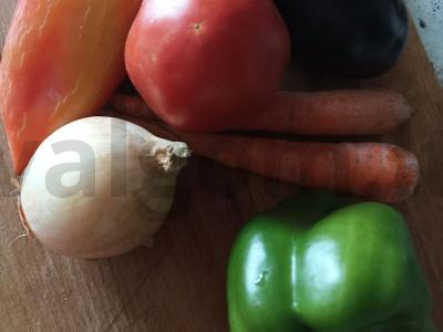 Jautienos troškinys su raudonaisiais pupelėmis, baklažanais ir paprika Žingsnis 1