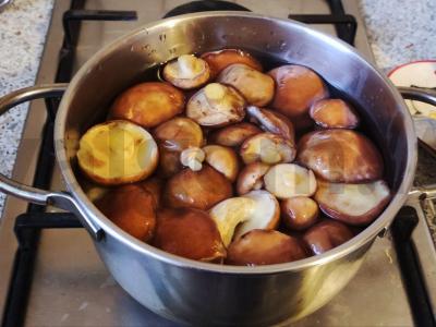 Marinuoti sviestiniai grybai pagal močiutės receptą Žingsnis 2