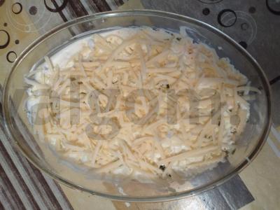 Sluoksniuotas salotas su sūriu, marinuotais agurkais ir kiaulės liežuviu Žingsnis 6