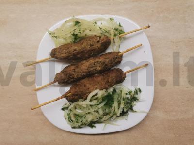 Keptas liulya-kebabas iš jautienos pagrindine nuotrauka