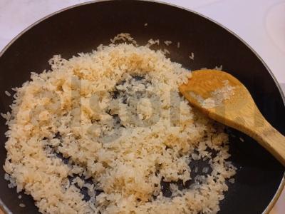 Birus ryžiai su prieskoniais ir sviestu Žingsnis 1