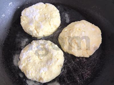 Varškėčiai su manų kruopomis ir vanilinu Žingsnis 8