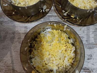 Greitas salotas su grybais ir vištiena Žingsnis 6