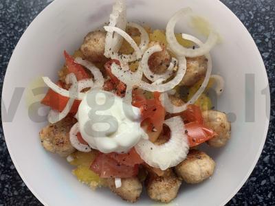 Salotas su kiaulienos faršu ir keptais bulvėmis Žingsnis 9