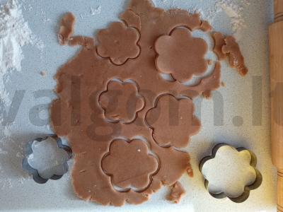 Smėliniai sausainiai su kerobu vaikams Žingsnis 4