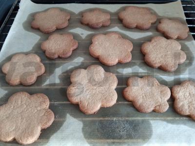 Smėliniai sausainiai su kerobu vaikams pagrindine nuotrauka