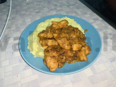 Vištienos filė Stroganov pagrindine nuotrauka