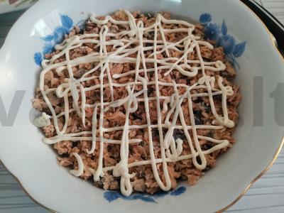 Salotos su krabų lazdelėmis ir lašiša Žingsnis 3