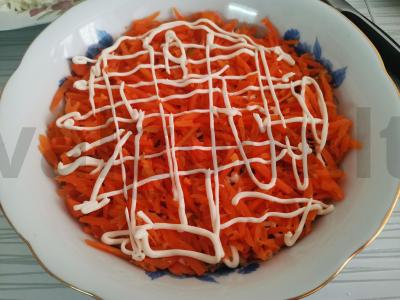 Salotos su krabų lazdelėmis ir lašiša Žingsnis 4