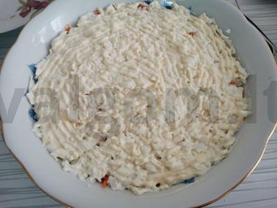 Salotos su krabų lazdelėmis ir lašiša Žingsnis 5