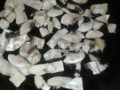 Makaronai su pievagrybiais Žingsnis 2