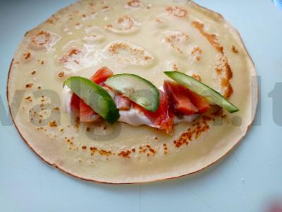 Blynai su pienu, raudoną žuvimi ir grietinėlės sūriu Žingsnis 3