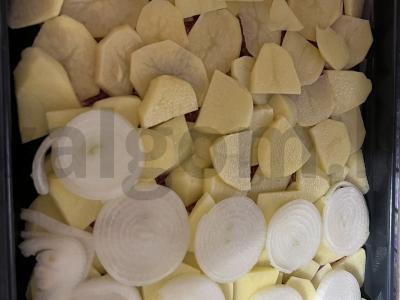 Kiauliena orkaitėje su bulvėmis, sūriu ir prieskoniais Žingsnis 3