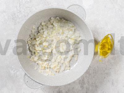 Ryžiai su troškiniu ir daržovėmis Žingsnis 1