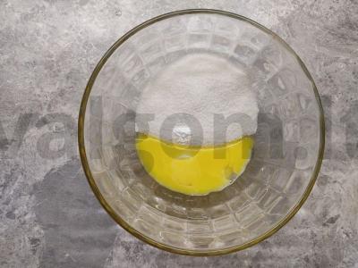 Švelnus pyragas su pienu Žingsnis 1