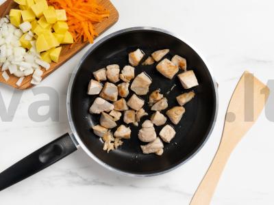 Kalakutienos filė sriuba žuvies sultinyje Žingsnis 1