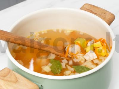 Kalakutienos filė sriuba žuvies sultinyje Žingsnis 2