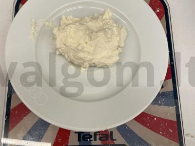 Sūrio pyragėliai kaip restorane Žingsnis 1