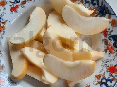 Obuolių, aviečių ir spanguolių kompotas Žingsnis 1