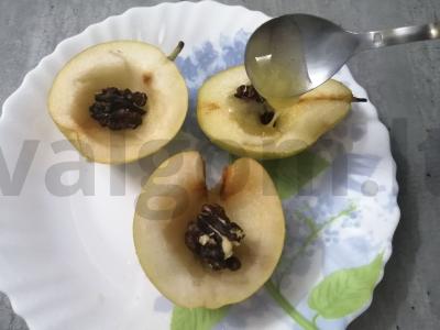 Kriaušė, kepta su graikiniais riešutais Žingsnis 4